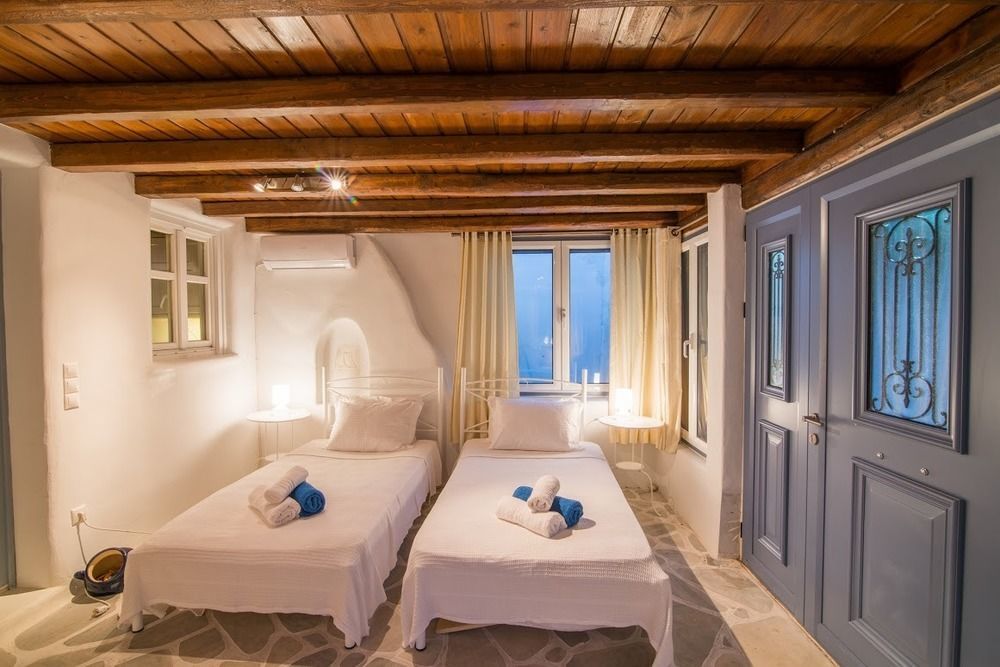 Villa Pleiades Ornos  Buitenkant foto