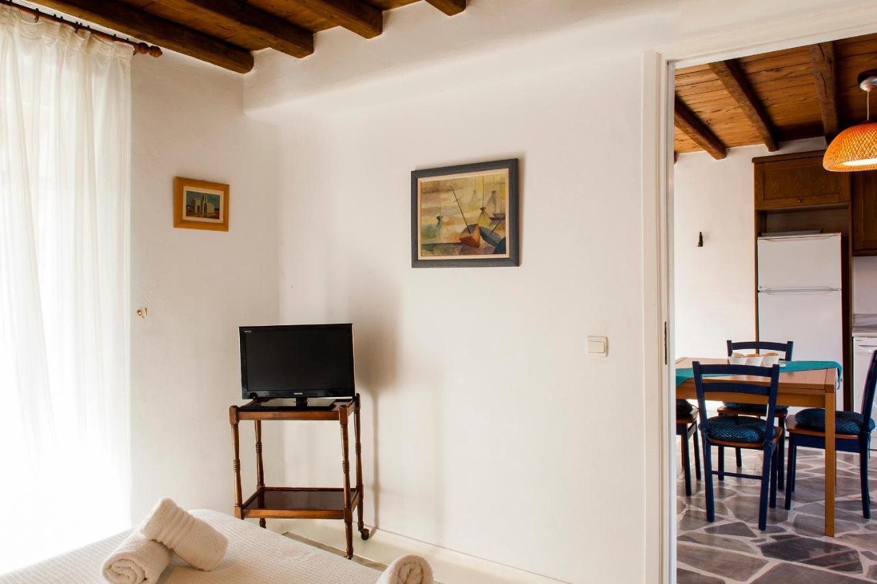 Villa Pleiades Ornos  Buitenkant foto
